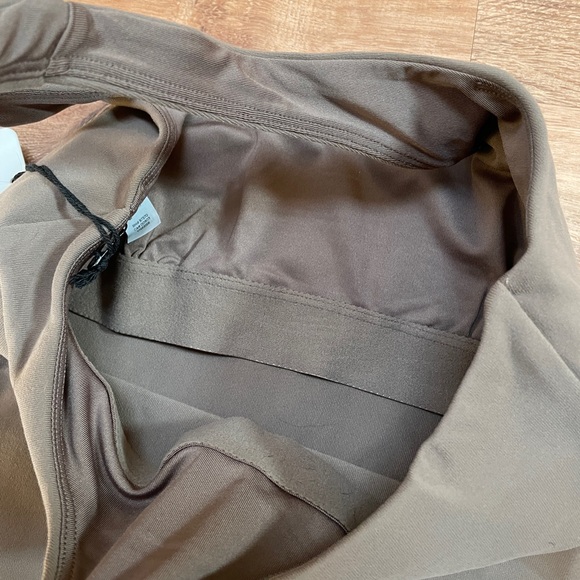 Alo Yoga Sleek Back Bodysuit Size XS Brown Hot Cocoa Racerback Thong NWT $108 - Picture 8 of 10